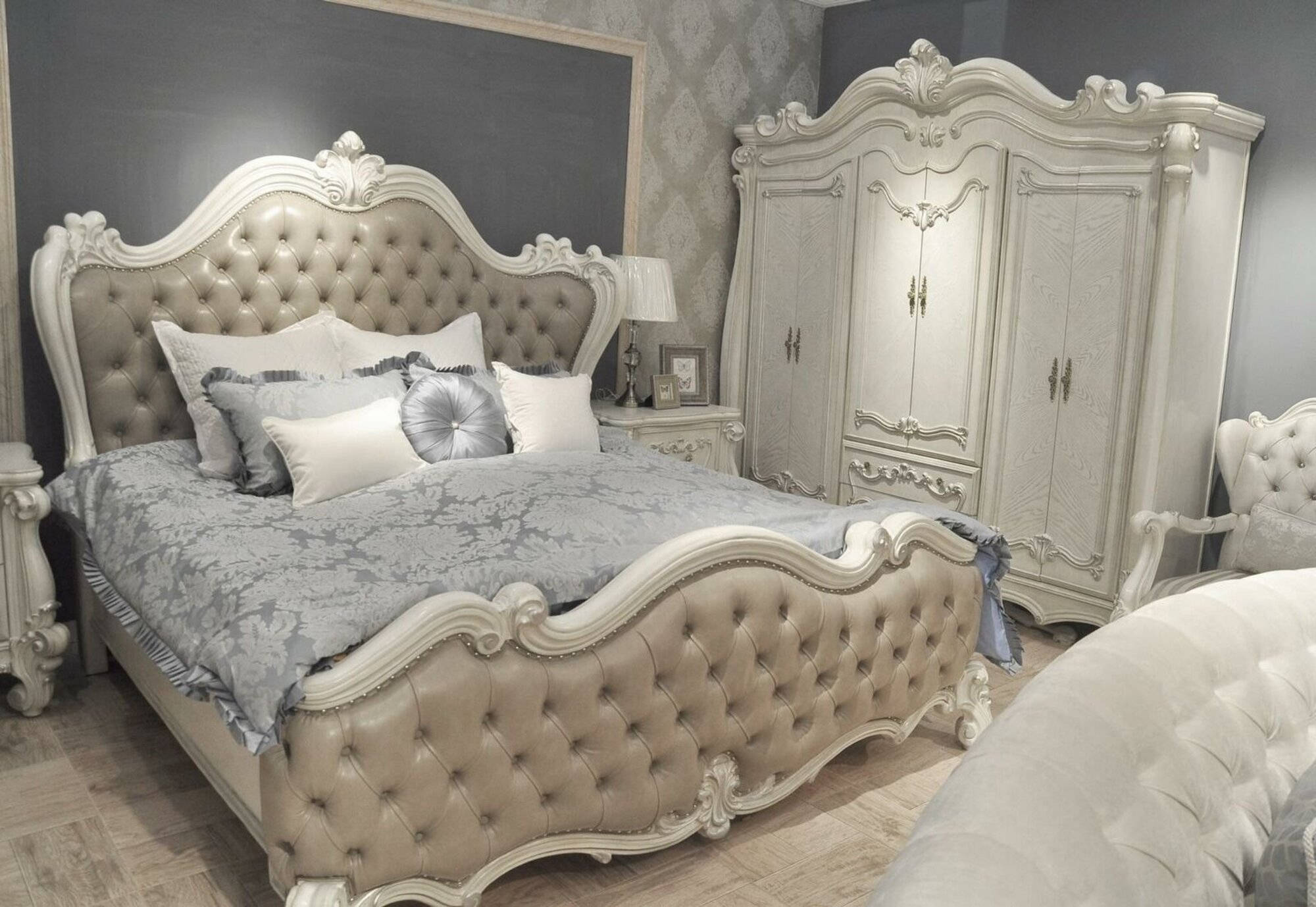 Chesterfield Doppelbett Bett Ehebett Design Luxus Betten Barock Antik