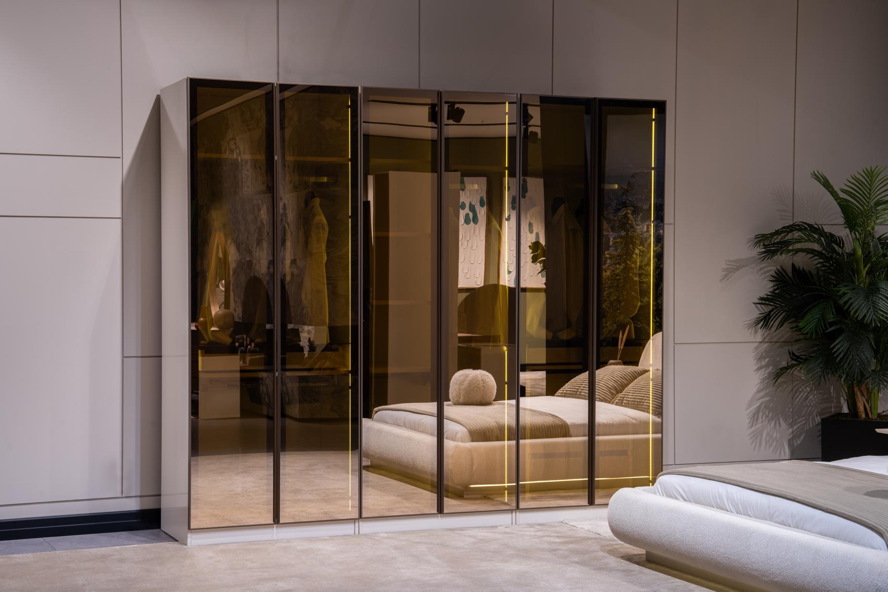 Designer Schlafzimmerschrank Robuster Kleiderschrank Exklusive GlastÃ¼ren Schrank