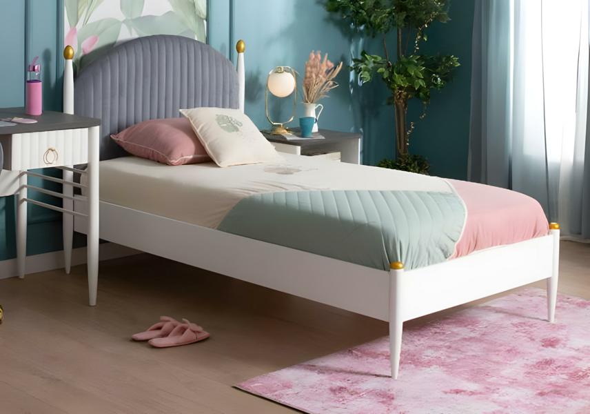 WeiÃes Holzbett im eleganten Design