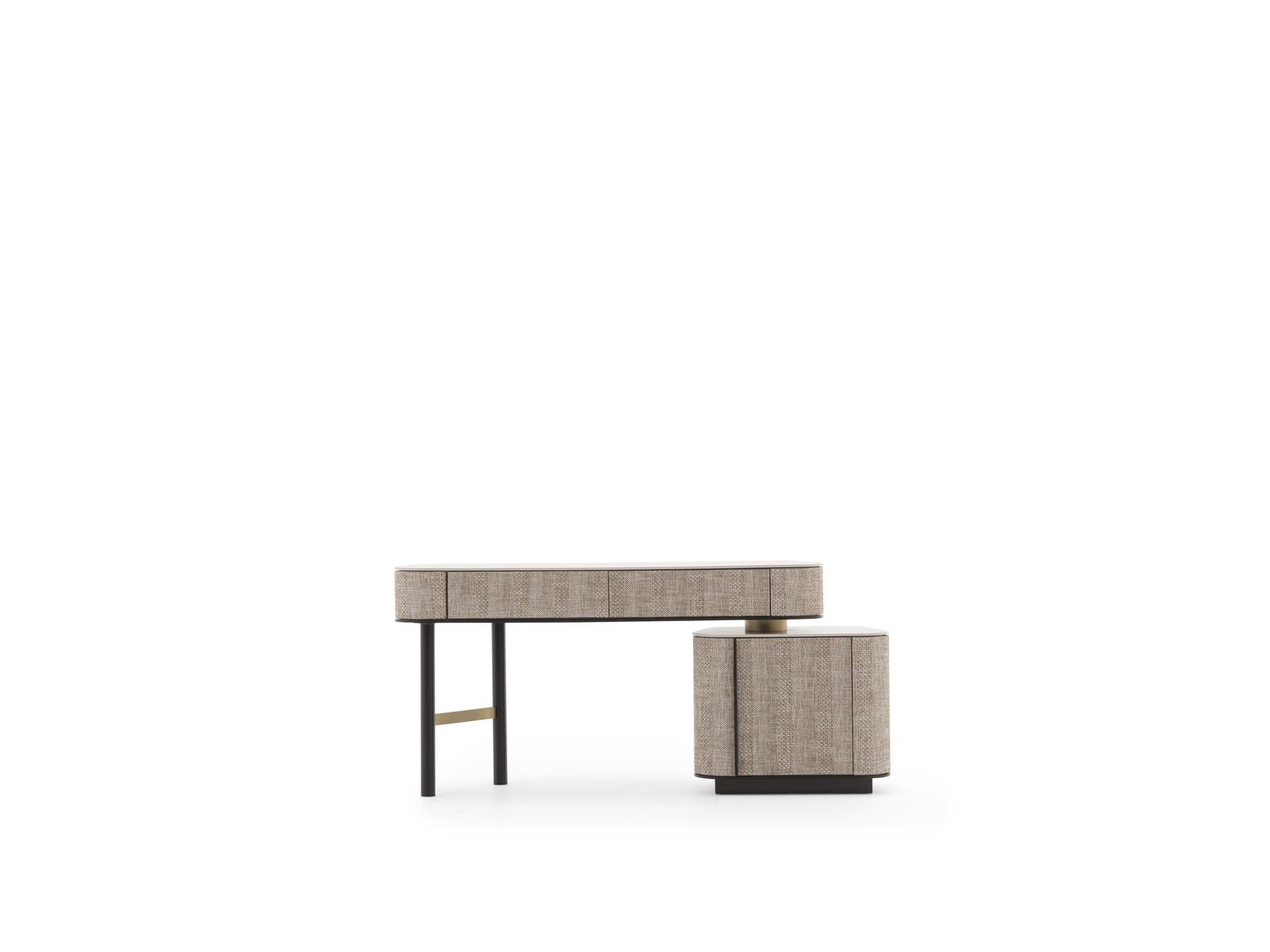 Eleganter Schminktisch aus Holz in Beige mit stilvollem Design