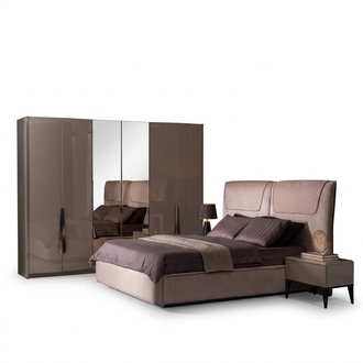 Beiges SchlafzimmermÃ¶bel-Set aus Holz mit Bett, Nachttischen