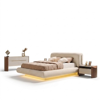 Elegantes Schlafzimmer-Set in Beige aus Holz mit Spiegel